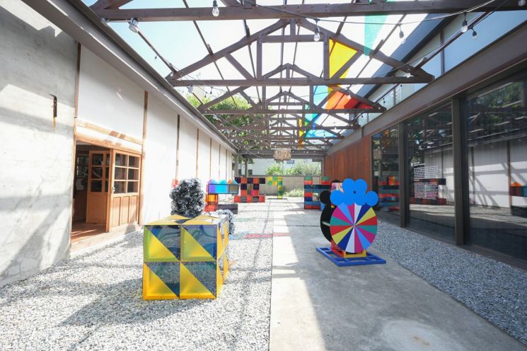 2025 한글 국제 프레 비엔날레 현장, 빠키 신장 전시 현장. 한글 국제 프레 비엔날레