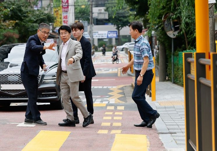 어린이·청소년 보행 안전 힘 쏟는 서강석 송파구청장
