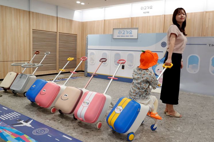 광주신세계, '타고가요 캐리어' 팝업 열어 