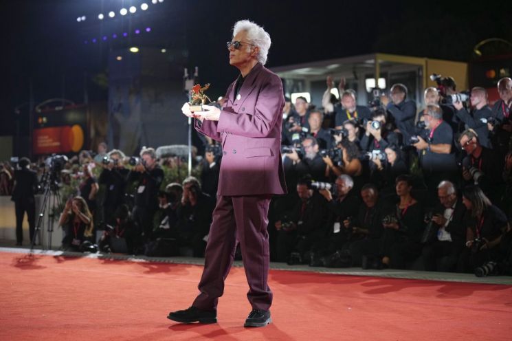 짐 자무시, 베네치아 황금사자상 수상…'어쩔수가없다' 무관