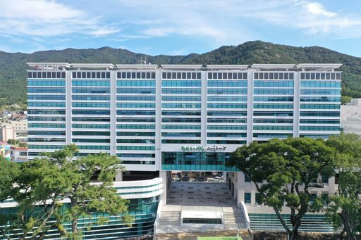 해남군 청사 전경.