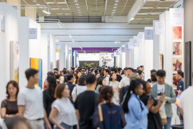 '최고가 흥행' 프리즈...'달라졌다' 호평 키아프