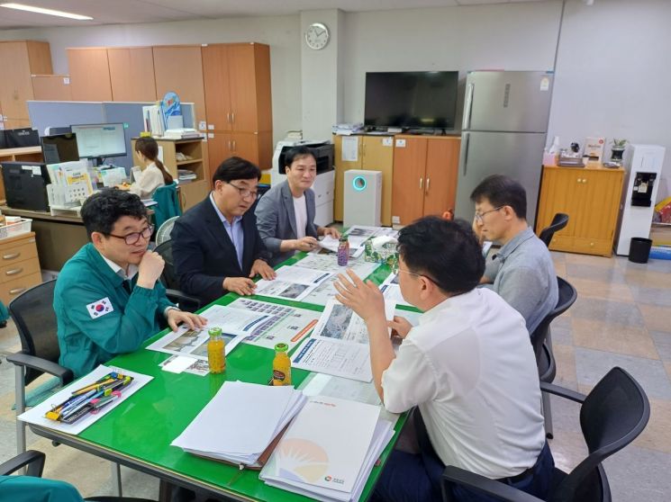 김제홍 사천부시장, 내년도 전환사업 지원 요청 경남도청 방문