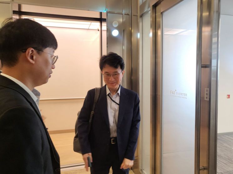 박종원 산업통상자원부 통상차관보가 8일 오전 10시 서울 영등포구 FKI타워에서 산업부와 한국경제인협회(한경협)가 공동으로 개최한 대미 투자기업 간담회에 참여하고 있다. 심성아 기자