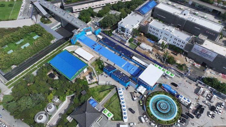 양궁선수권대회 컴파운드·리커브 종목 개인·단체·혼성전 각 금메달 결정전 경기가 열리는 광주 동구 옛 전남도청 앞 5·18민주광장 특설 경기장. 김완중 기자