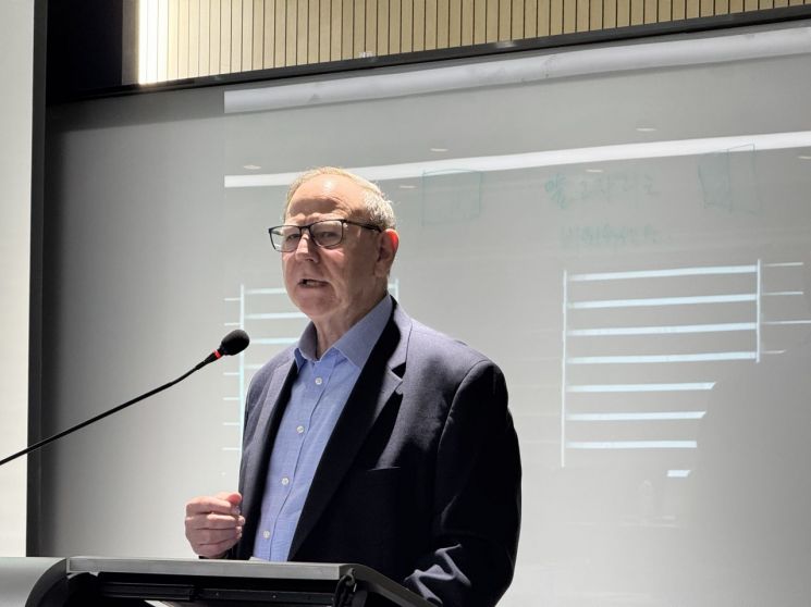 미래학 석학의 조언 "AI 시대, '의미'를 찾아라"