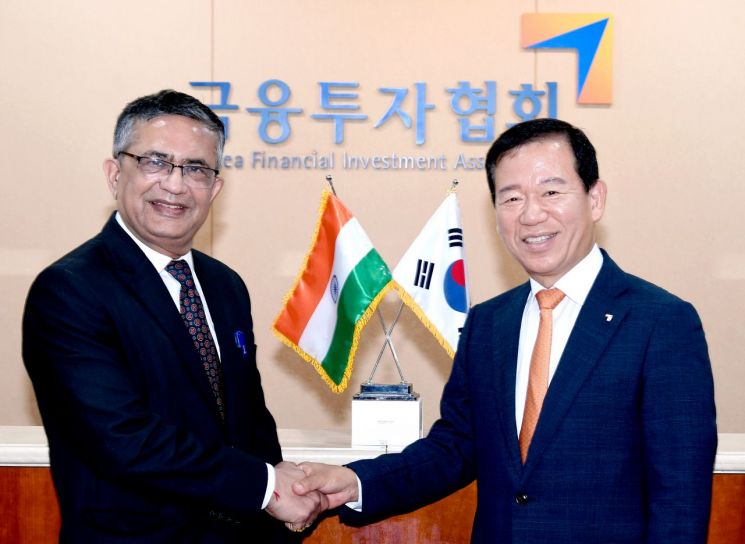 서유석 금투협 회장, 인도국립증권거래소 대표와 금융협력 논의