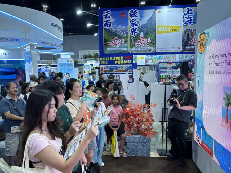 강원특별자치도와 강원관광재단이 지난 5일부터 7일까지 말레이시아 쿠알라룸푸르에서 열린 '마타 페어(MATTA FAIR)'에 참가해 강원 관광을 홍보하고 있다. 강원관광재단 제공