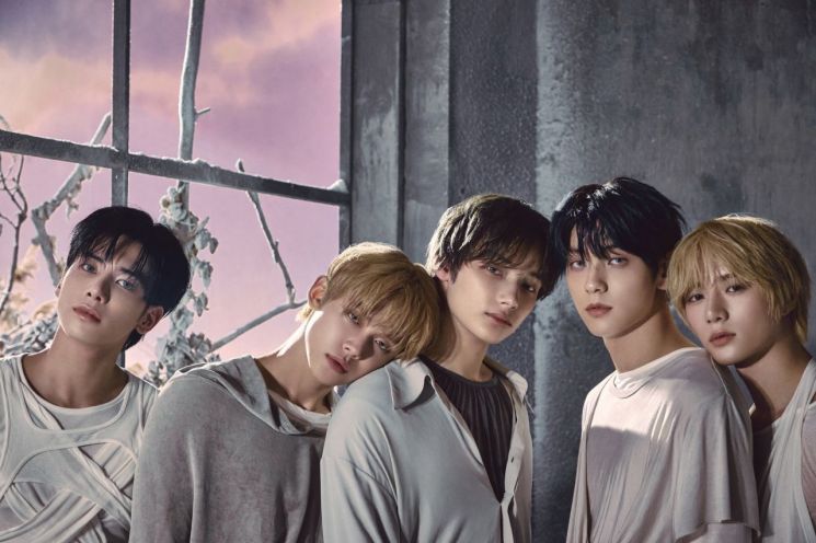 투바투 '오버 더 문' 스포티파이 1억 스트리밍 돌파