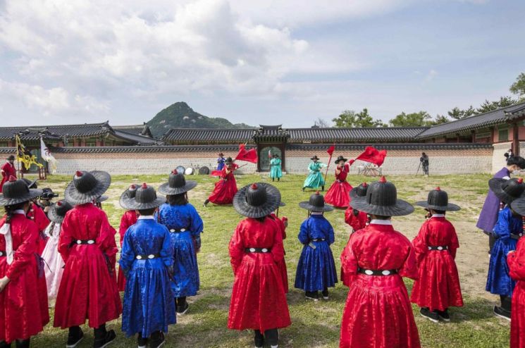 올 봄 궁중문화축전에서 진행한 '어린이 궁중문화축전'