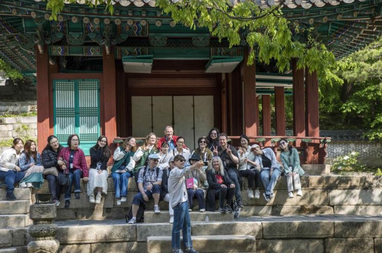 올 봄 궁중문화축전에서 선보인 '아침 궁을 깨우다'