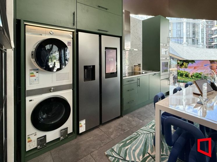 Samsung Captivates London... A Digital Playground for Experiencing 'AI Home'