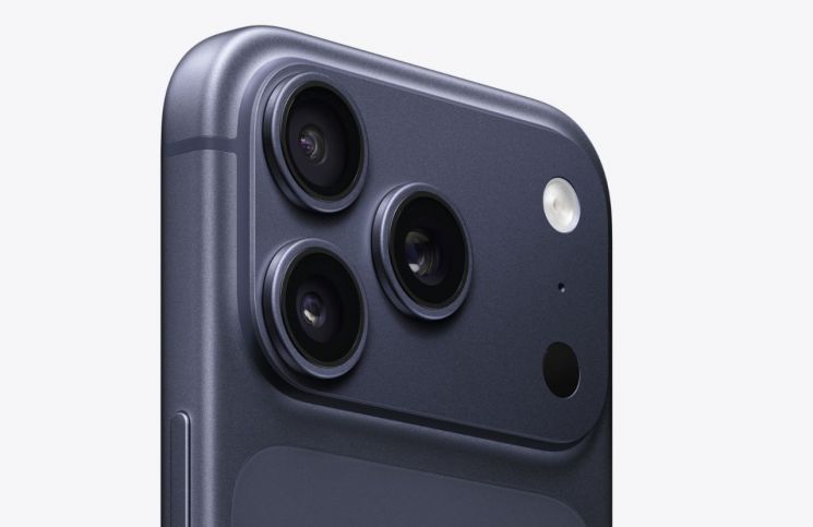 최고 성능 '아이폰 17 시리즈' 공개에도…애플 주가 1.5% 하락 