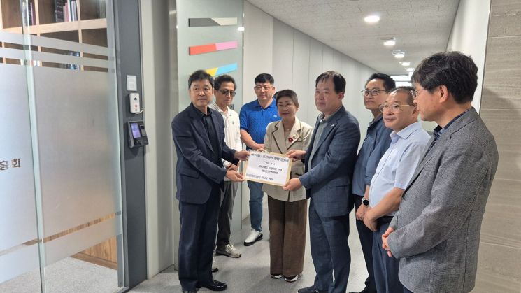 여수MBC 순천이전 반대 범대위는 지난 9일 여수MBC 순천이전의 부당성을 알리고 이전을 반대하는 지역민들의 뜻을 전하기 위해 방송문화진흥회와 MBC 본사를 항의 방문했다. 여수MBC 순천이전 반대 범대위 제공