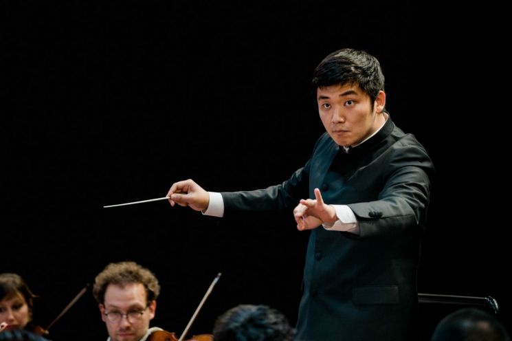 지휘자 윤한결   [사진 제공= 서울시향, (c)Gstaad Menuhin Festival]