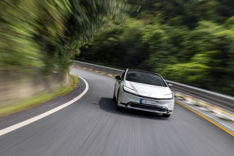 도요타코리아 '2026년형 프리우스 HEV AWD XLE'