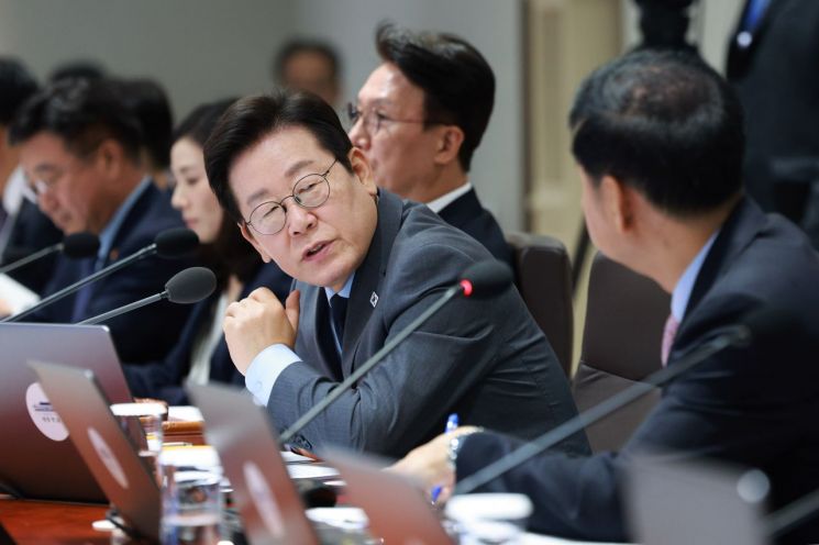 이재명 대통령이 9일 서울 용산 대통령실에서 열린 국무회의에서 발언하고 있다. 연합뉴스