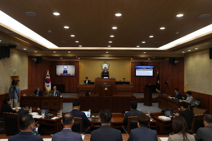 가평군의회, 제332회 임시회 폐회…조례안·예산안 등 32건 안건 의결