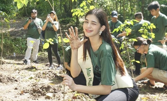 "Don't Get Involved, You'll Only Be Criticized"… Miss Philippines' Remarks Gain Attention Despite Fears of Losing Her Crown: "The People Come First"