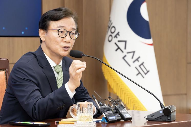 전재수 해수장관 "연말까지 부산 이전 완료…북극항로 전담조직 신설"
