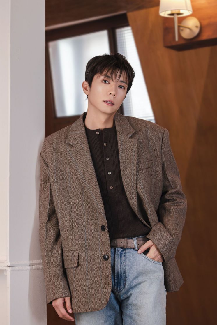 [Interview] Jang Wooyoung: "Responsibility Is Self-Esteem... I Am Happy When I Dance and Sing"