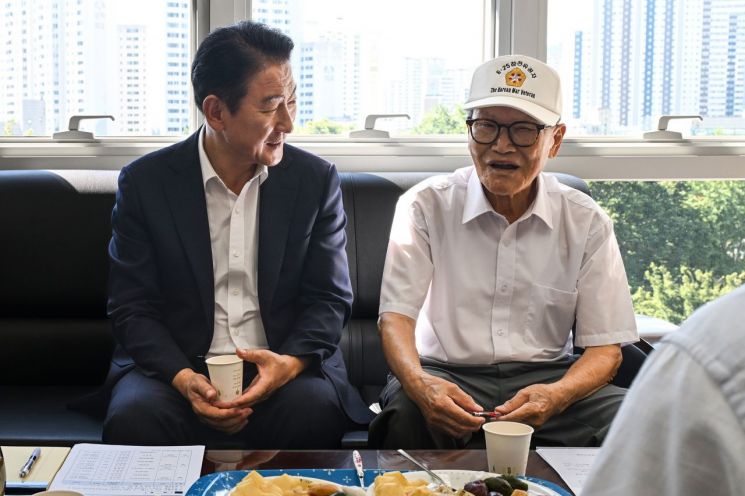 김동근 의정부시장이 지난 11일 보훈회관에서 '보훈단체별 정책 간담회'를 진행하고 있다. 의정부시 제공