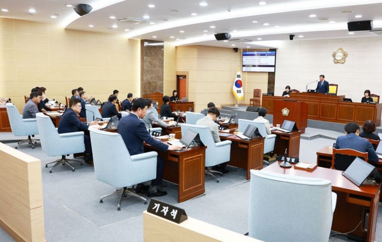 화순군의회가 12일 제276회 임시회 제2차 본회의를 끝으로 12일간의 의사일정을 모두 마무리했다. 화순군의회 제공