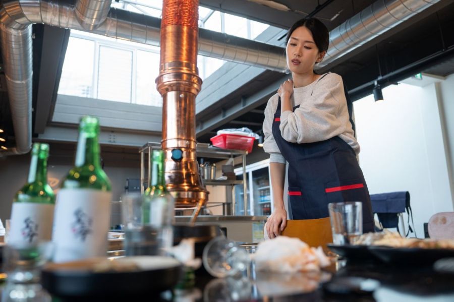 73.8% of job seekers reported balancing job searching with part-time work. Photo by Getty Images