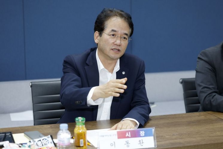 지역혁신 AI 기업 현장을 방문한 이동환 고양특례시장. 고양특례시 제공