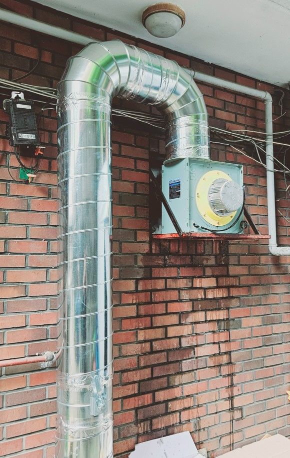 관악구 일반음식점 주방환기시설 교체 모습. 관악구 제공.