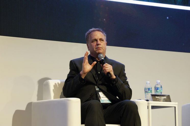 알고리즘도 팬도 사로잡는 K팝의 비밀[음악 생존법]