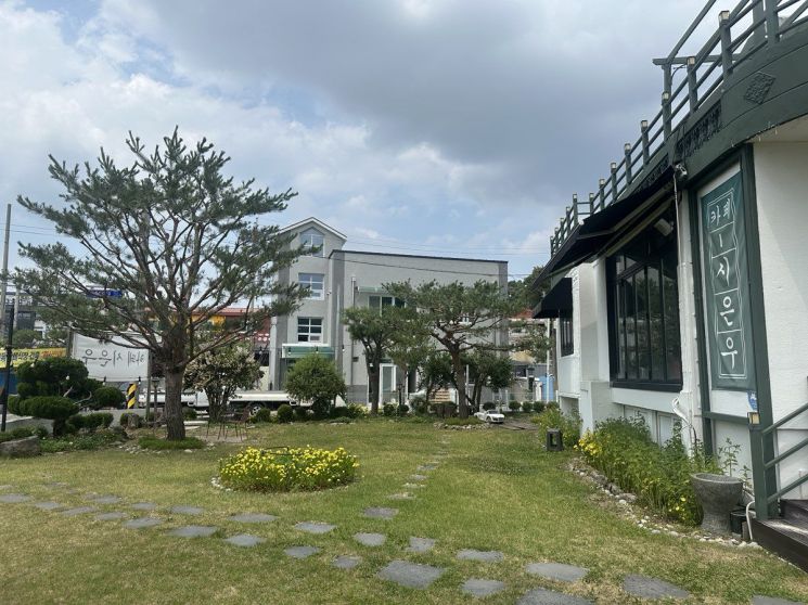 Daejeon City Designates Private Gardens Including Buen Camino, Si Eunwoo, Coffee Ga, and Moru Garden