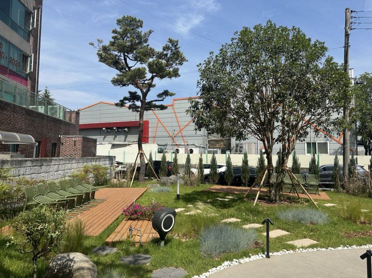 Daejeon City Designates Private Gardens Including Buen Camino, Si Eunwoo, Coffee Ga, and Moru Garden