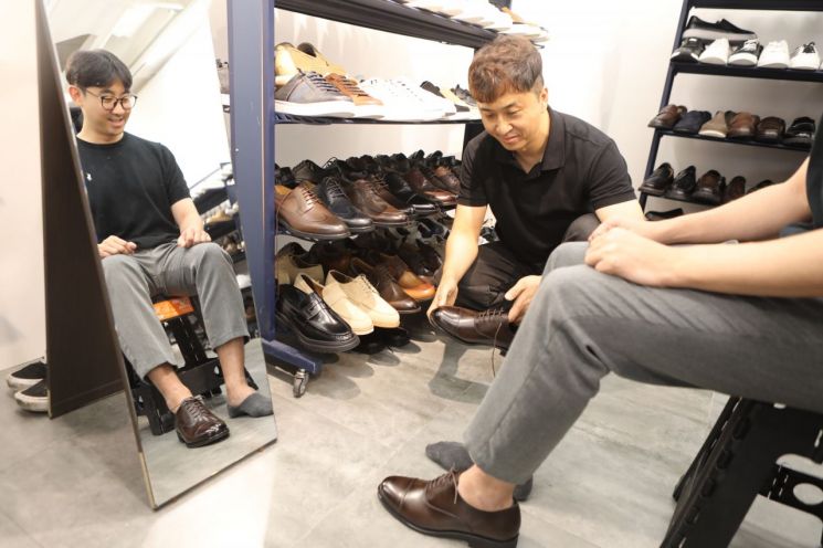 [포토] 롯데백 광주점 미소페 슈즈 균일가 행사