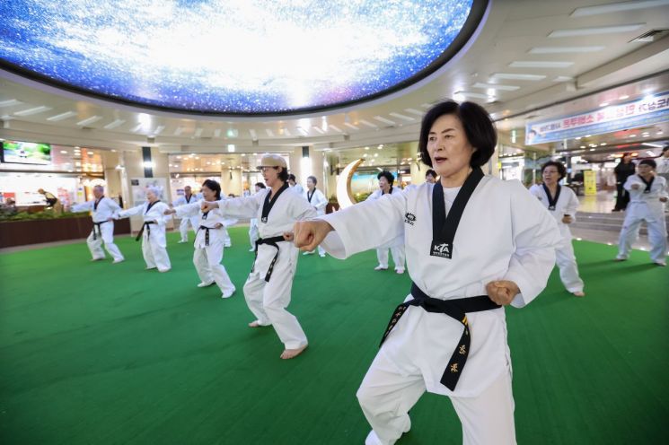 춘천시, 시민 건강·소통 이끄는 생활태권도 광장서 시작