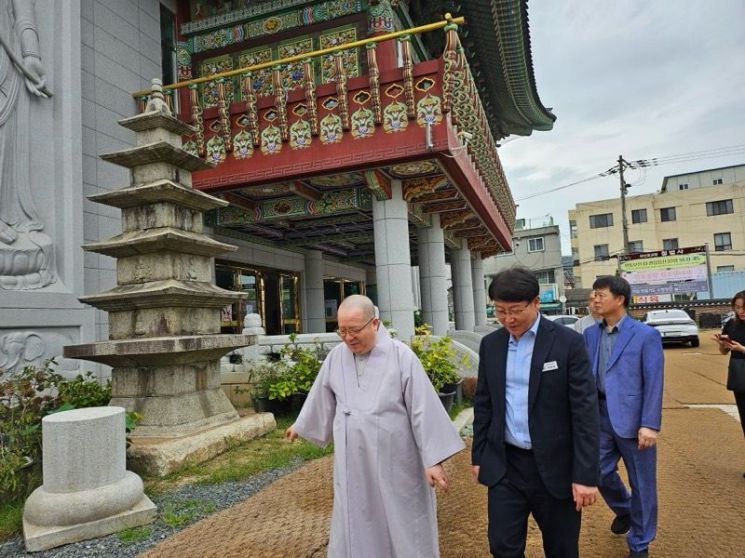 [동정] 서호관 마산합포구청장, 정법사 방문