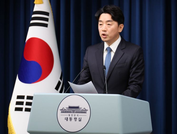 강훈식 비서실장 "추석연휴 안정적 전력 수급 대비 당부"