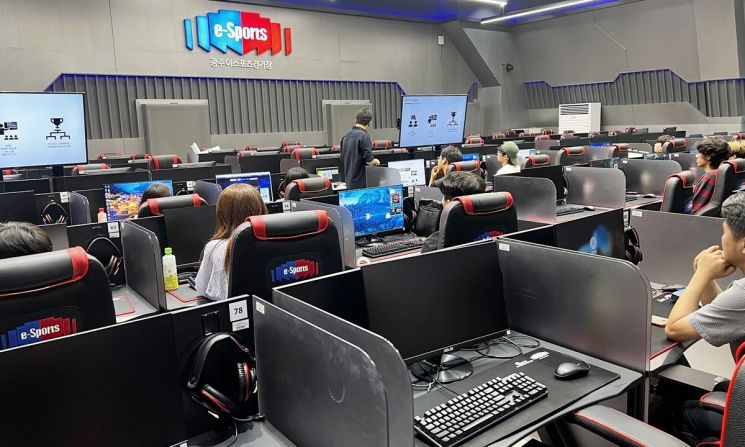 Gwangju Esports Education Center held the "2025 Data Analyst Training Course" at the esports stadium from the 12th to the 14th. Provided by Honam University
