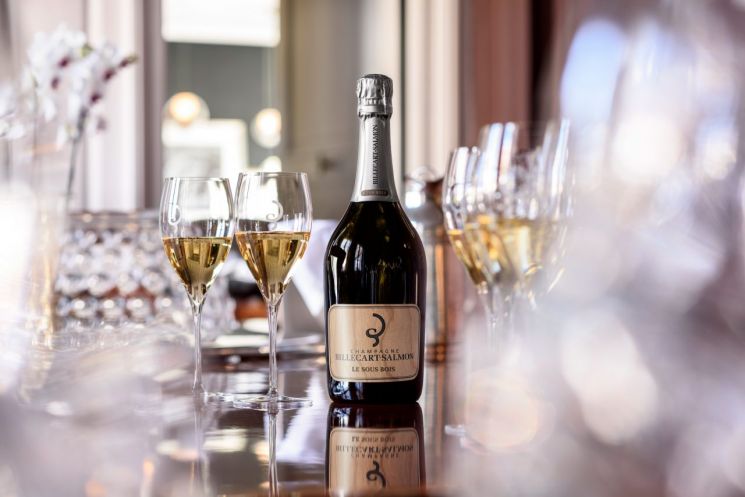 [Akyung Wine Cellar] "Bubbles That Never Fade"... Sparkling Golden Champagne