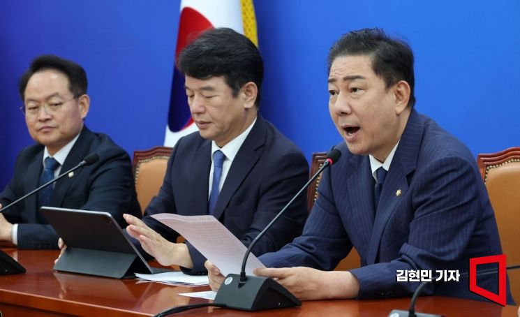 김병기 더불어민주당 원내대표가 16일 국회에서 열린 원내대책회의에서 발언하고 있다. 2025.9.16 김현민 기자