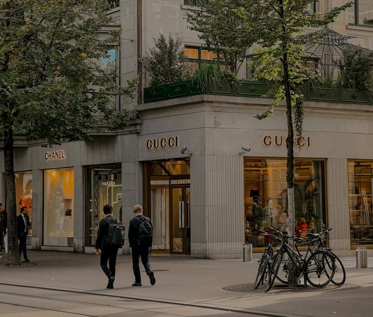 구찌·발렌시아가 명품 브랜드 털렸다…해커 "740만명 데이터 탈취"