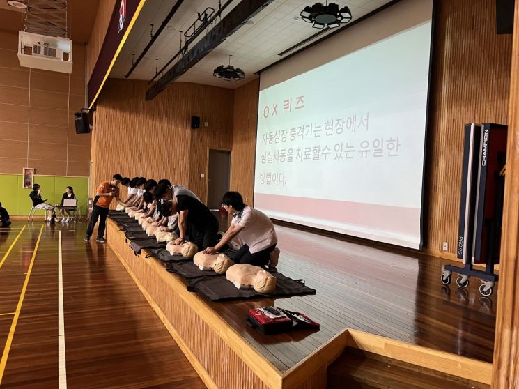"생명 살려요" … 마산소방서, 학생들과 함께하는 심폐소생술 교육