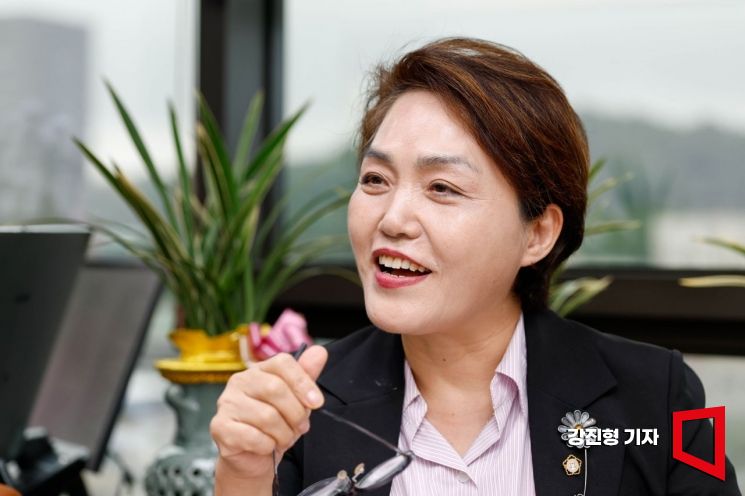 Wang Miyang, President of the Korean Women Lawyers Association: "Bankruptcy Is a Process of Returning, Not a Failure" [Interview]