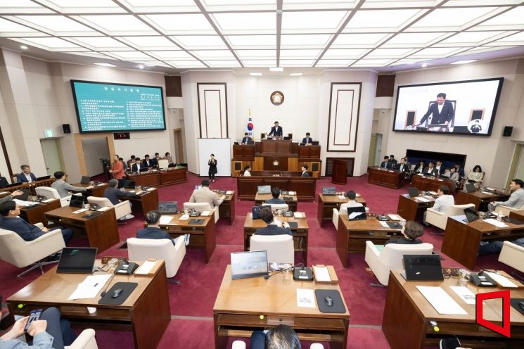 제290회 임시회를 17일 제2차 본회의 전경사진/김이환 기자