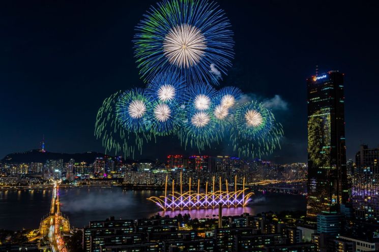 지난해 열린 서울세계불꽃축제 전경. 한화