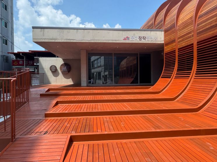 안성시가 옛 군수관사를 리모델링해 개관한 '문화창작플랫폼' 전경. 안성시 제공