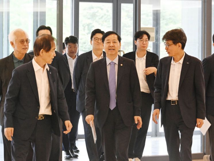 IMF "韓 경제 회복세…AI 전환·구조개혁 노력 높이 평가"