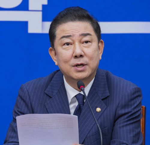 더불어민주당 김병기 원내대표가 지난 15일 국회에서 열린 최고위원회의에서 발언하고 있다. 연합뉴스