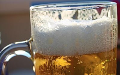 술 마시면 외국어 더 잘한다?…英 연구, 이그노벨 평화상 선정