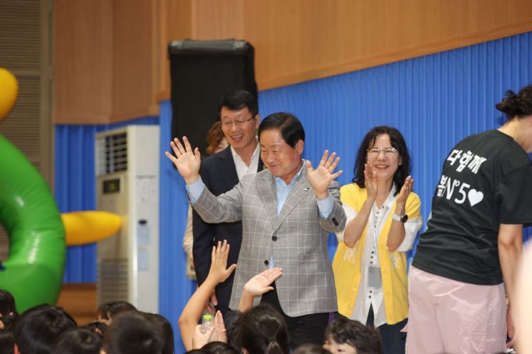 주광덕 남양주시장, 초등돌봄 아동과 함께한 '건강한 하루'